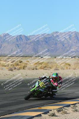 media/Jan-10-2025-CVMA Friday Practice (Fri) [[489e0da257]]/Group 4 and Trackday/Session 2 (Turn 4 Inside)/